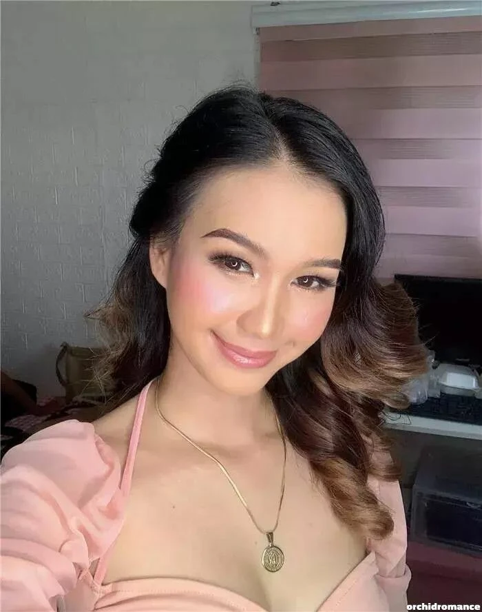 Ashlei Profile image 3